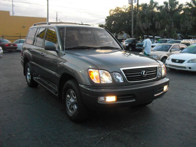 2002 Lexus LX 470 Scion XB