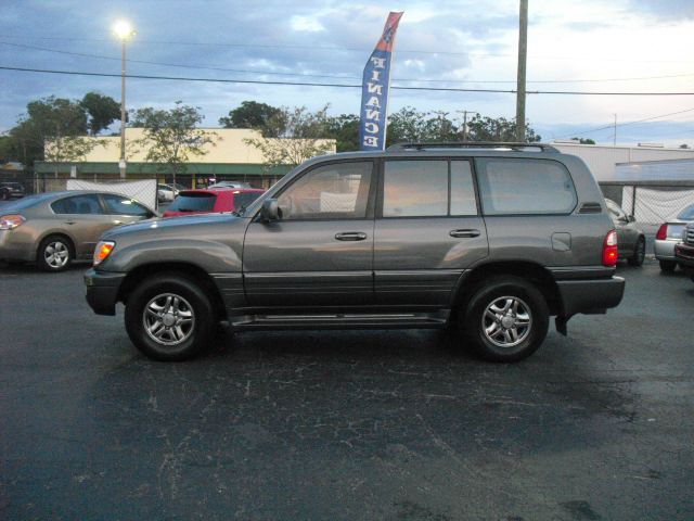 2002 Lexus LX 470 Scion XB