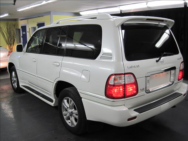 2004 Lexus LX 470 111 WB AWD