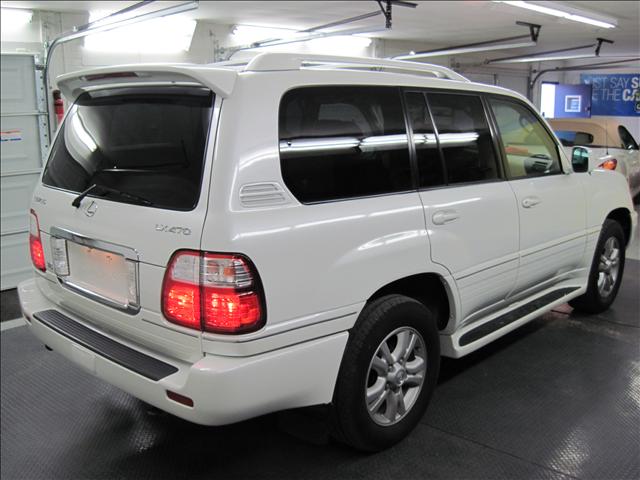 2004 Lexus LX 470 111 WB AWD