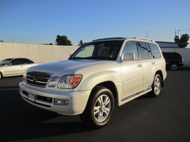 2004 Lexus LX 470 Base