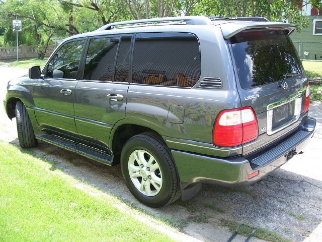 2004 Lexus LX 470 Scion XB