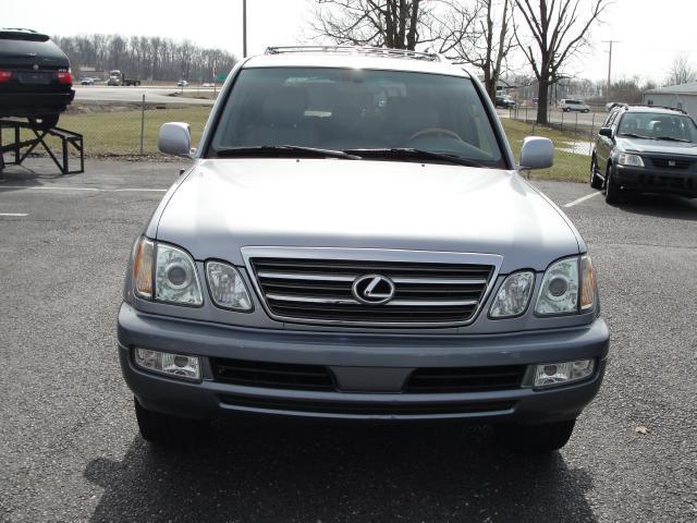 2004 Lexus LX 470 Scion XB