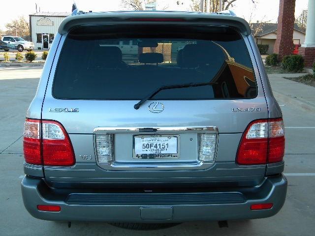 2004 Lexus LX 470 Base