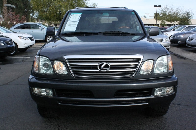 2005 Lexus LX 470 Base