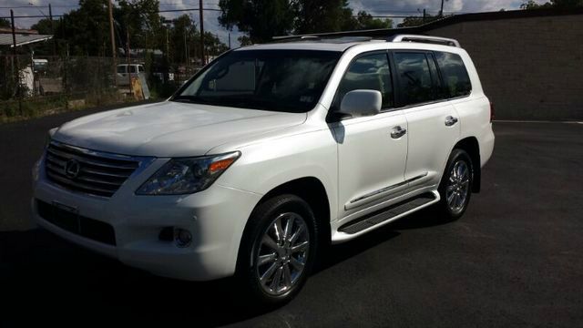 2008 Lexus LX 570 Scion XB