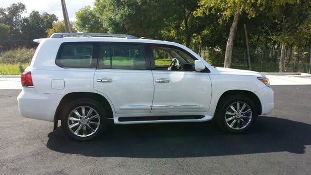 2008 Lexus LX 570 Scion XB