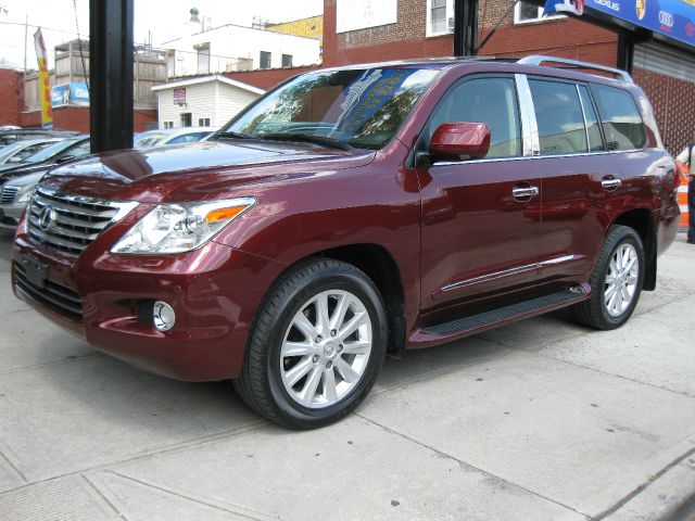 2008 Lexus LX 570 Scion XB