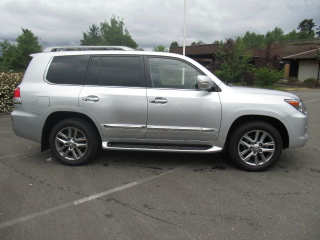 2013 Lexus LX 570 Scion XB