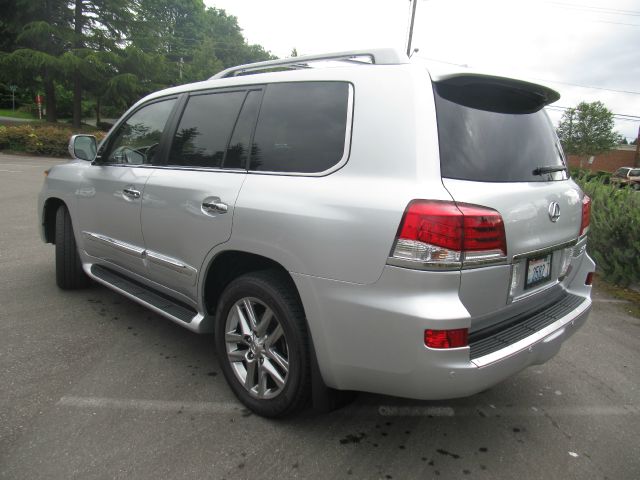 2013 Lexus LX 570 Scion XB