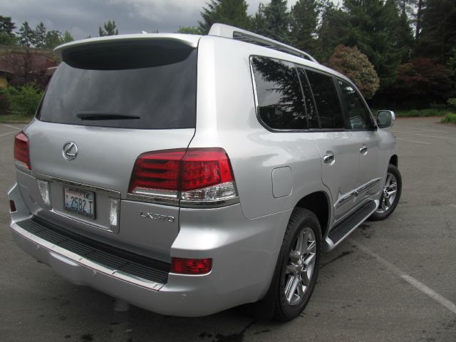 2013 Lexus LX 570 Scion XB