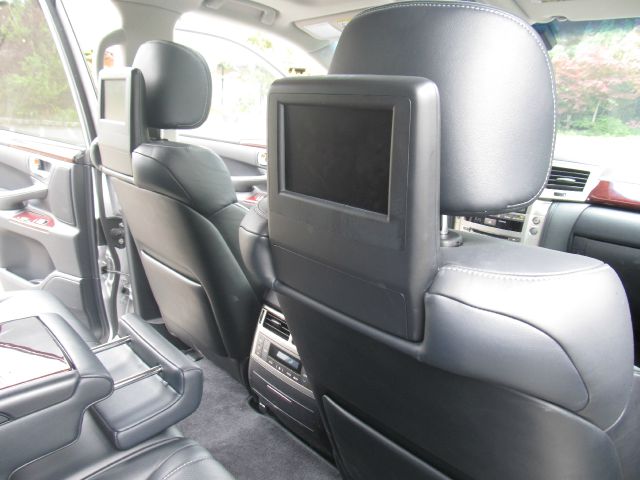 2013 Lexus LX 570 Scion XB