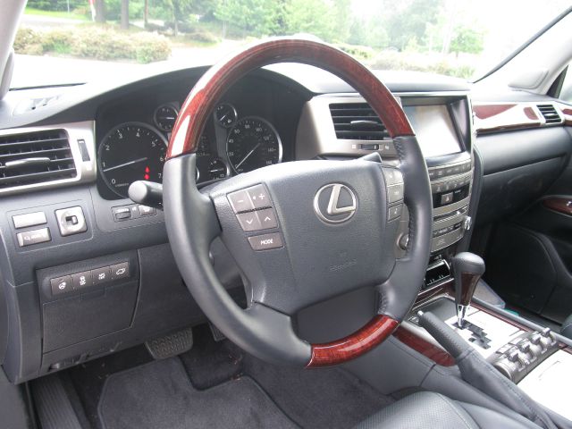 2013 Lexus LX 570 Scion XB