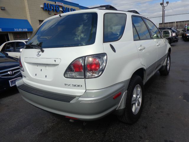 2001 Lexus RX 300 Ram 3500 Diesel 2-WD