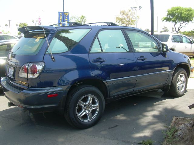 2001 Lexus RX 300 Ram 3500 Diesel 2-WD