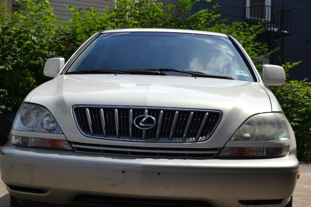 2002 Lexus RX 300 Ram 3500 Diesel 2-WD