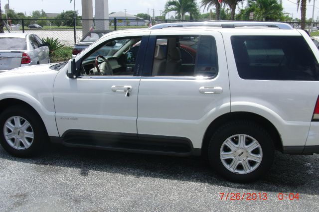 2004 Lincoln Aviator GLS PZEV