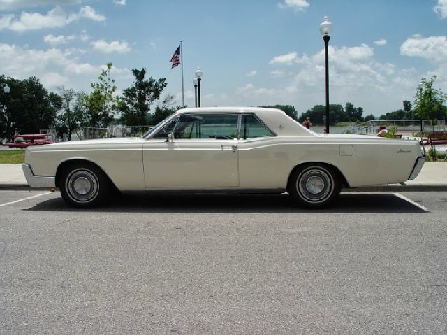 1967 Lincoln Continental LT Sport Wagon