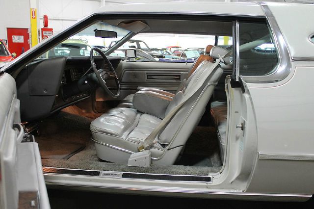 1976 Lincoln Continental LSi Sedan 4D