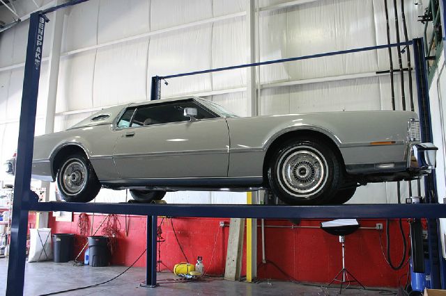 1976 Lincoln Continental LSi Sedan 4D