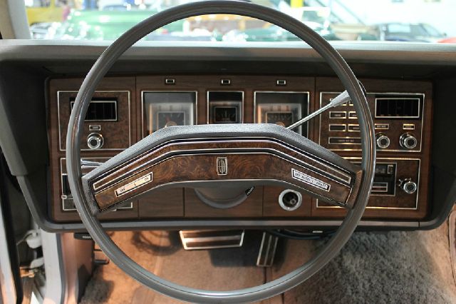 1976 Lincoln Continental LSi Sedan 4D