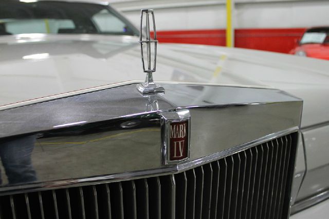 1976 Lincoln Continental LSi Sedan 4D