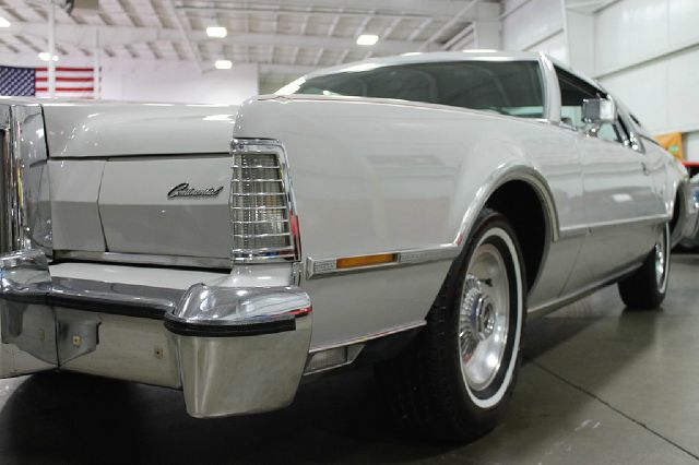 1976 Lincoln Continental LSi Sedan 4D