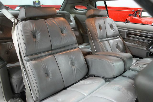 1976 Lincoln Continental LSi Sedan 4D