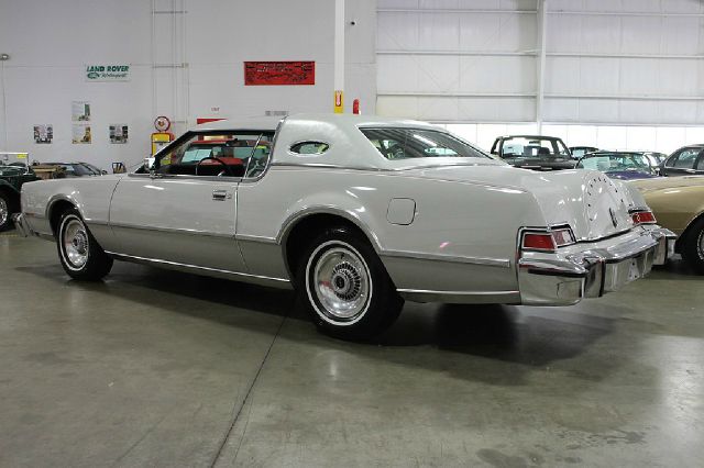 1976 Lincoln Continental LSi Sedan 4D