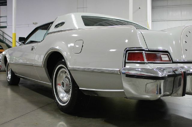 1976 Lincoln Continental LSi Sedan 4D