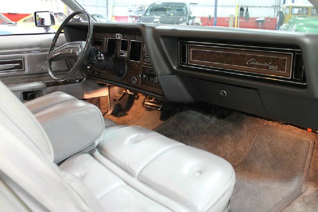 1976 Lincoln Continental LSi Sedan 4D