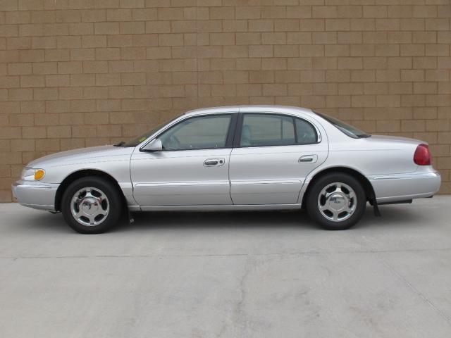 1999 Lincoln Continental SE Sedan