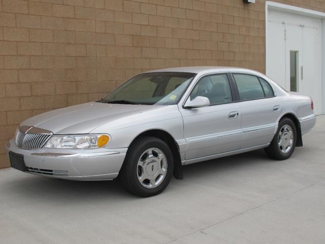 1999 Lincoln Continental SE Sedan