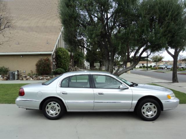 1999 Lincoln Continental Base