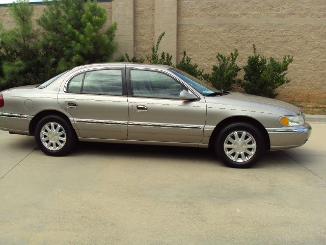 2001 Lincoln Continental Base