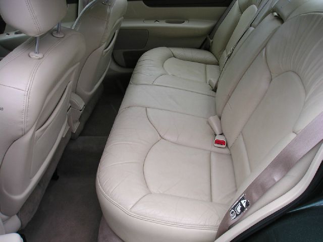 2001 Lincoln Continental Base