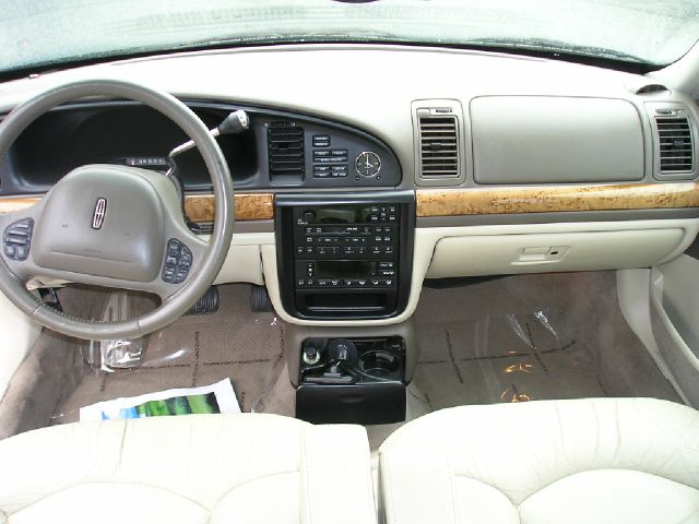 2001 Lincoln Continental Base