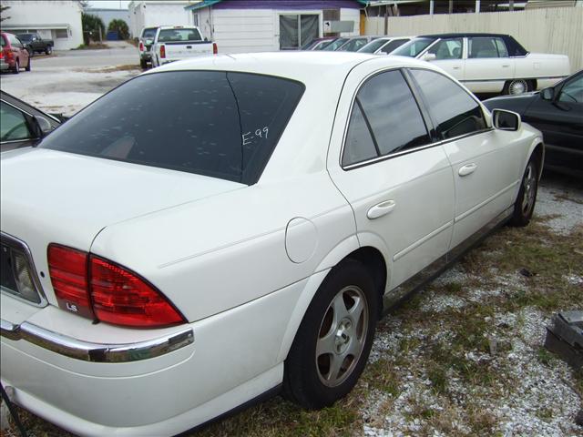 2000 Lincoln LS Red Line