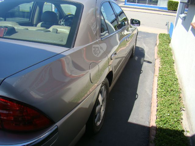 2002 Lincoln LS AT SE 2WD