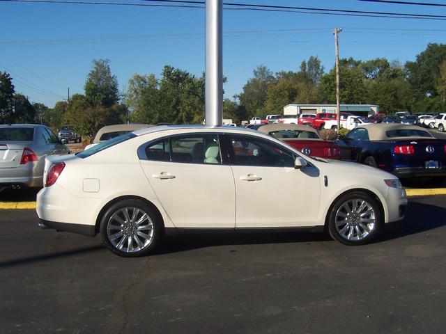 2009 Lincoln MKS Base