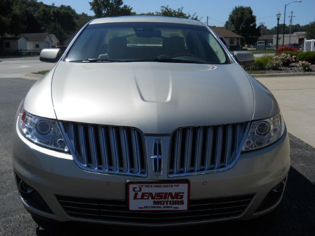 2010 Lincoln MKS Green