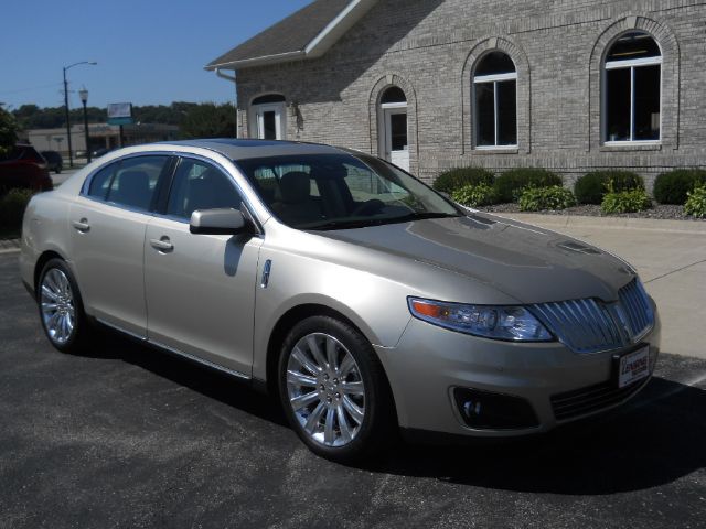 2010 Lincoln MKS Green