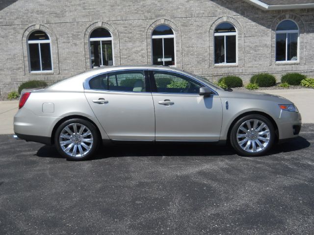 2010 Lincoln MKS Green