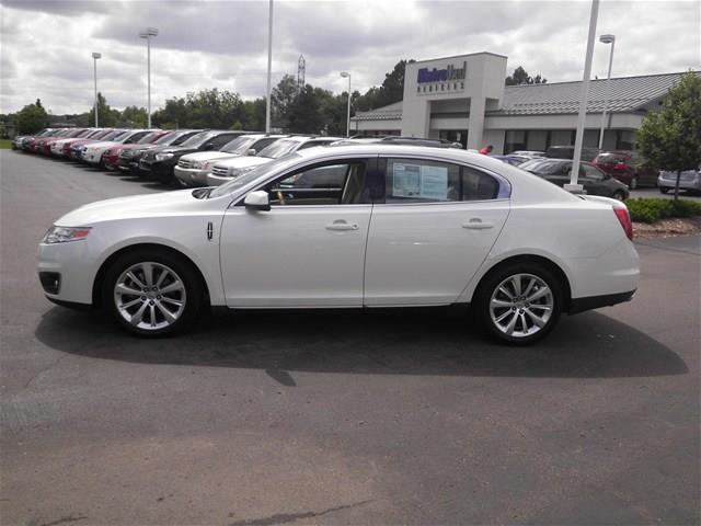 2010 Lincoln MKS Base