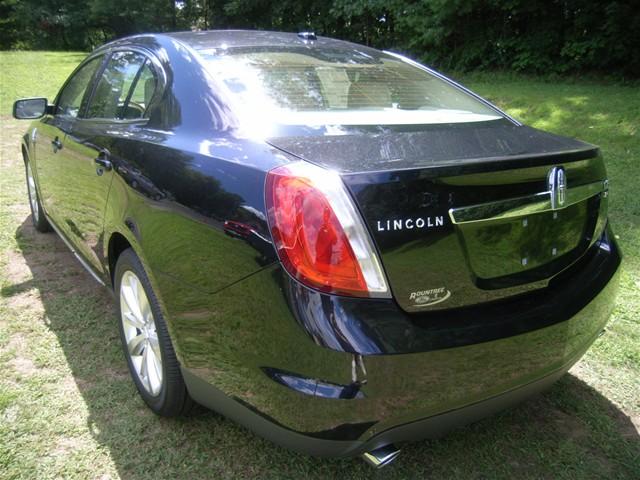 2011 Lincoln MKS Base