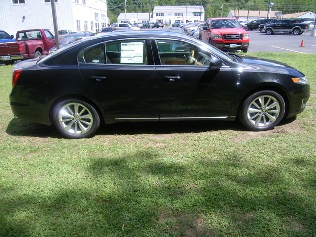 2011 Lincoln MKS Base