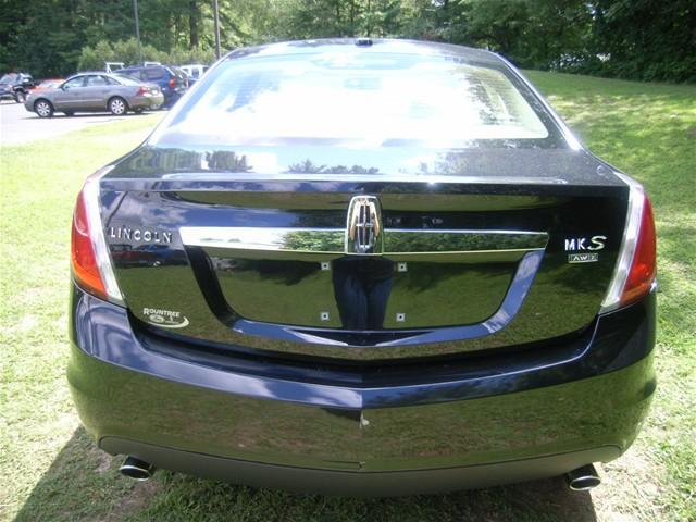 2011 Lincoln MKS Base