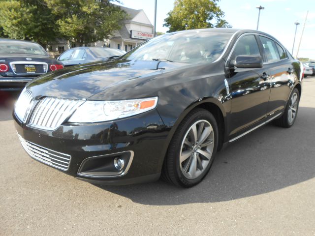 2011 Lincoln MKS Green