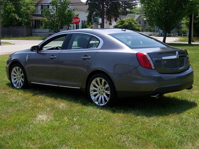 2011 Lincoln MKS Base