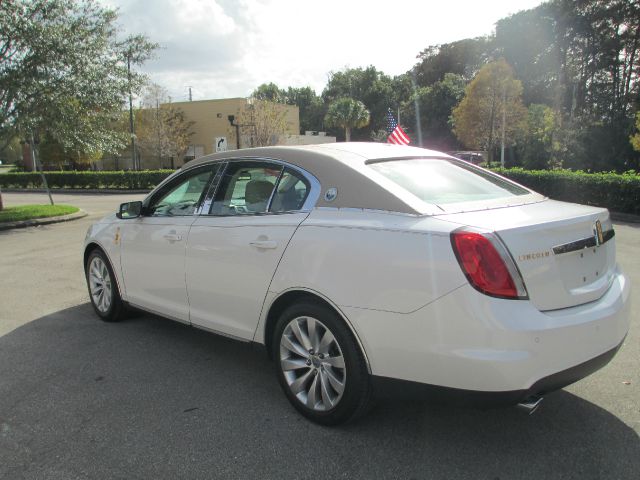 2011 Lincoln MKS Green